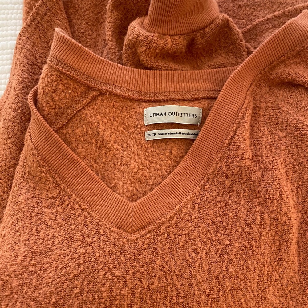 Urban Outfitters V-neck Sweater! - Picture 3 of 3